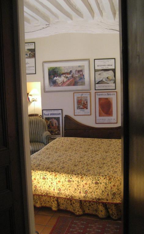 Maison D'Hotes De L'Eveche Bed & Breakfast Vaison-la-Romaine Room photo