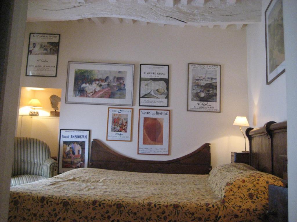 Maison D'Hotes De L'Eveche Bed & Breakfast Vaison-la-Romaine Room photo